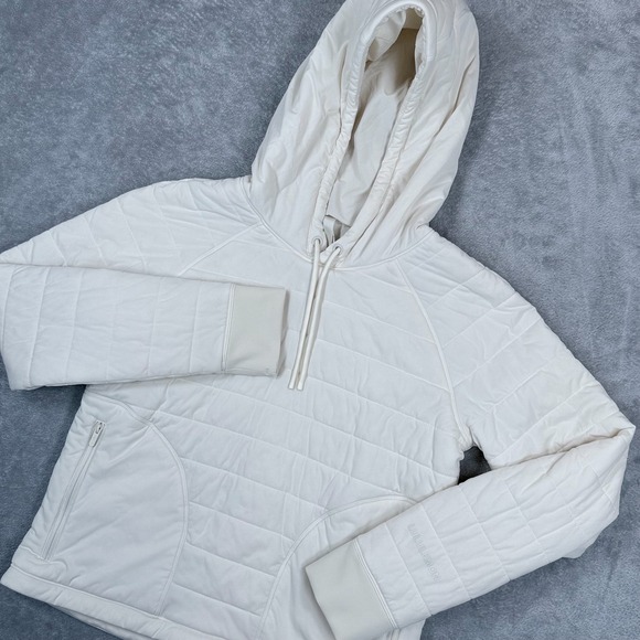 lululemon athletica Tops - Lululemon Dynamic Movement Puffer Hoodie Womens 6 Pullover Quilted‎ Sweatshirt